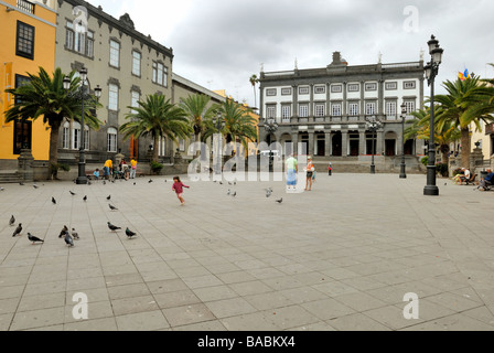 Ein schöner Blick über die Plaza de Santa Ana, die Casa Consistorial, das Rathaus, in alten und eleganten Viertel Vegueta. Las Pal Stockfoto