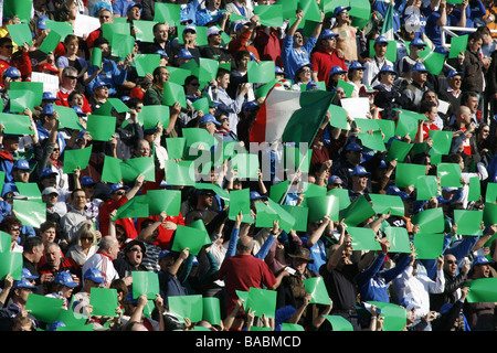 Rugby-Fans Zuschauer in Rom für die sechs Nationen match Wales gegen Italien 2009 Stockfoto