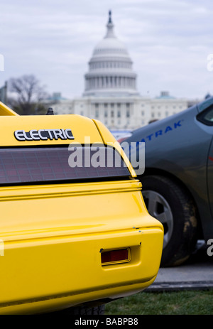 Ein Elektroauto aus brennenden Auto auf dem Display an der National Mall als Teil der Earth Day Feier Brennstoff umgewandelt Stockfoto