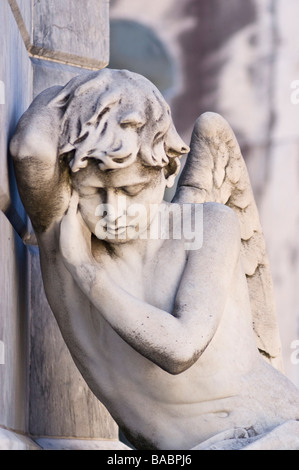 Engel Skulptur im Friedhof La Recoleta, Buenos Aires. Stockfoto