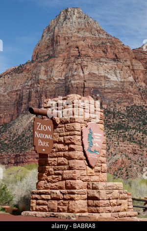 Eingang zum Zion CanyonNationalpark von Springdale Utah usa Stockfoto