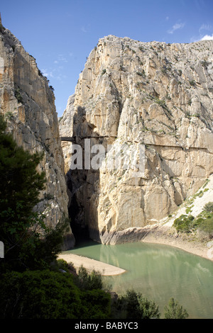 El Desfiladero de Los Gaitanes Schlucht oder Schlucht geschnitzt vom Fluss Rio Guadalhorce, El Chorro, Andalusien, Spanien, Europa Stockfoto