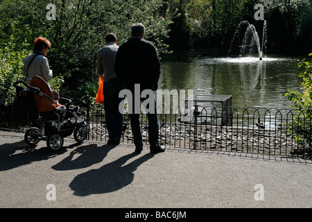 Besucher in den geheimen Garten im Greenwich Park. Stockfoto