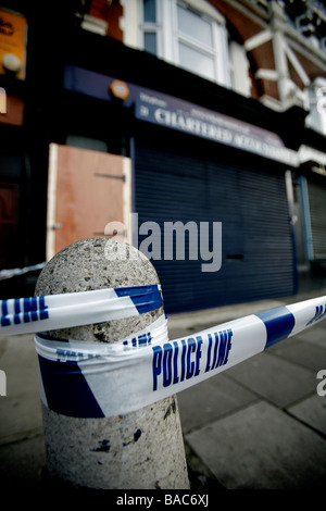 Polizei-Band auf Cold Harbour Lane, South London. Stockfoto