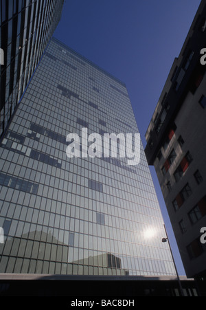 Moderne Gebäude in der Wienerberg City Stockfoto