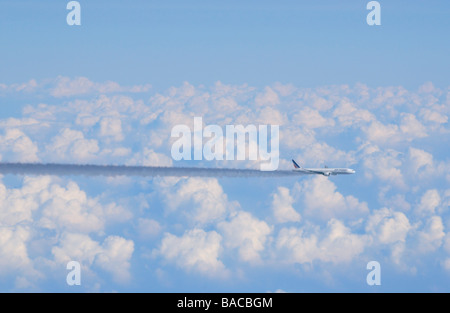 Air France Boeing 777-300ER auf dem Weg zum Flughafen CDG, F-GSQA (Air to Air) Stockfoto