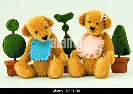 Miniatur Baby Teddys spielen (Mini tragen Sammlung) Stockfoto