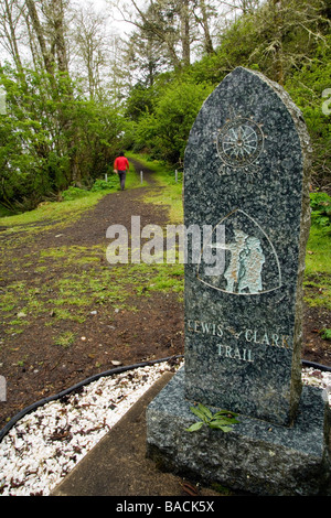 Lewis und Clark Trailhead Marker - Cape Enttäuschung State Park, Washington Stockfoto