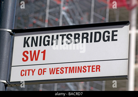 Straßenschild für Fasionable Knightsbridge SW1 London in der City of Westminster, London, England, UK Stockfoto