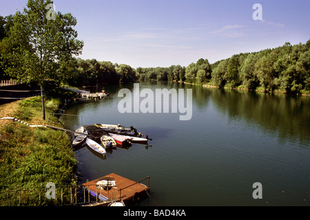 Der Fluss Adda nach Pizzighettone Provinz Cremona Italien Stockfoto