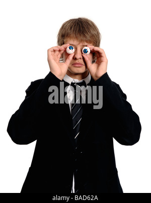 Schuljunge Witz Augen halten Stockfoto