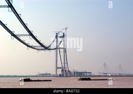 Bau der Runyang Brücke über den Jangtse in China, derzeit die längste Brücke in China Stockfoto