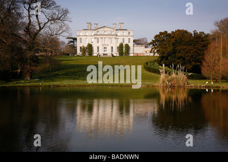 Ansicht von Kingston Maurward House, einem georgischen englischen Landhaus im Dorf Stinsford in der Nähe von Dorchester Stockfoto