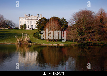 Ansicht von Kingston Maurward House, einem georgischen englischen Landhaus im Dorf Stinsford in der Nähe von Dorchester Stockfoto