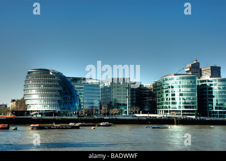 Rathaus und Themse, London UK Stockfoto