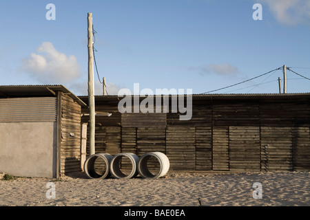 Geschlossen Fischer Stall am Strand Punta del Diablo, Uruguay Stockfoto