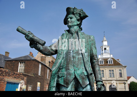 Die Custom House und Capt.Geo Vancouver Statue, Purfleet Quay, King's Lynn, Norfolk, England, Vereinigtes Königreich Stockfoto