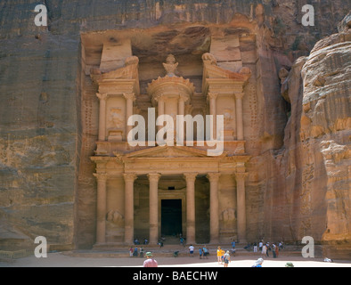 El Khazneh, die Schatzkammer, das berühmteste Bauwerk in der antiken Stadt Petra, Jordanien Stockfoto