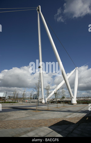 Stadt von Newport, Wales. Newport Stadt Steg und Zyklus Brücke ist Teil des Projekts Newport Riverside Regeneration. Stockfoto