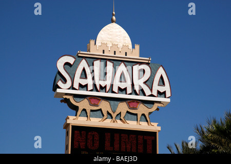 Nahaufnahme von der Sahara Hotel und Casino Neon melden Sie Las Vegas Boulevard Las Vegas Nevada, Usa Stockfoto