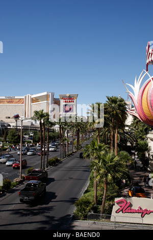 Blick entlang der Las Vegas Boulevard Flamingo auf der rechten Seite und das Mirage und Caesars Palace in den Hintergrund Las Vegas Nevada, usa Stockfoto