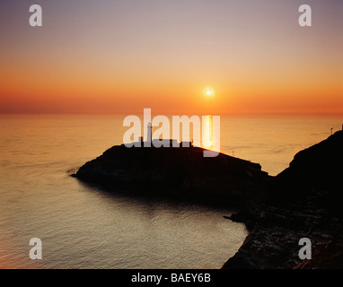 GB WALES GWYNEDD ANGLESEY SOUTH STACK LEUCHTTURM Stockfoto