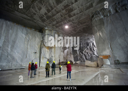 Eine unterirdische Mine, Marmor in Carrara (Toskana - Italien). Ausbeutung Souterraine de Marbre À Carrare, En Toscane (Italien). Stockfoto