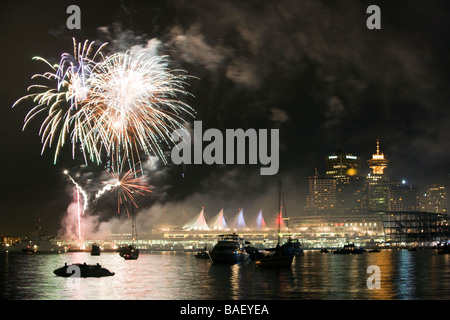 Kanada Tag Feuerwerk über Vancouver angesehen vom Stanley Park - Vancouver, British Columbia, Kanada Stockfoto