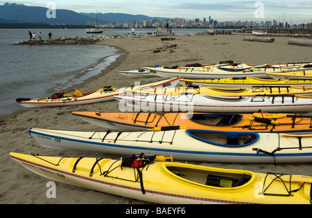Kajaks am Jericho Beach - Kitsalano, Vancouver, Britisch-Kolumbien, Kanada Stockfoto