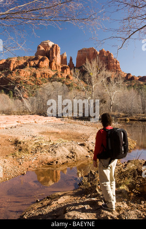 Blick auf Kathedrale Rock von Mondsichel Ranch - Sedona, Arizona Stockfoto