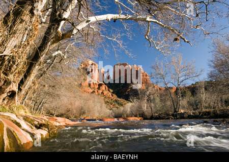 Blick auf Kathedrale Rock von Mondsichel Ranch - Sedona, Arizona Stockfoto