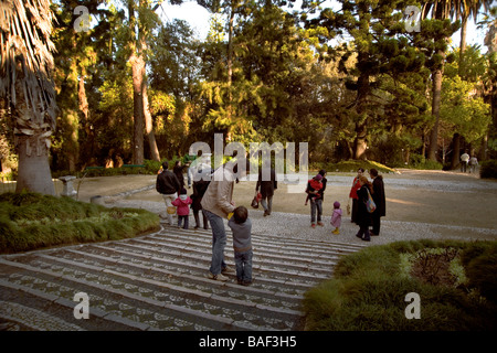 Lissabon-PORTUGAL-Eltern und Kinder im Jardim Botanico botanischen Garten Stockfoto