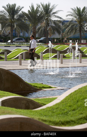 Convention Centre, Dubai, Vereinigte Arabische Emirate, Rmjm, Convention Center Ansicht der Landschaftsgestaltung. Stockfoto