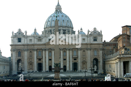 Petersplatz (Piazza San Pietro) in der Vatikanstadt in Rom Italien Stockfoto