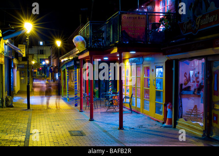 Brighton und Hove Straßenszenen in der Nacht Stockfoto