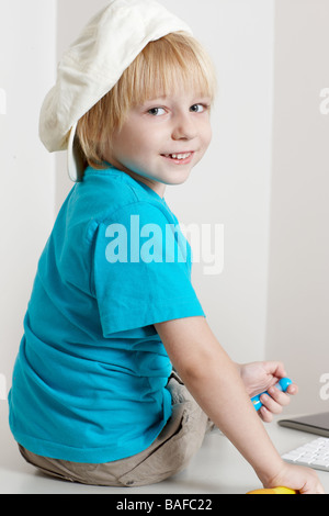 Porträt von emotionalen junge in GAP Stockfoto