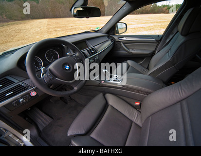 BMW X 6 inneren vorderen Sitze Lenkrad Stockfoto