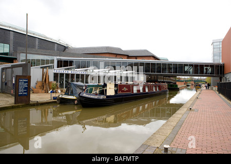 Das Restaurant-Boot Rosamund Messe vertäut neben Tooleys Werft und Canal Museum Banbury Stockfoto