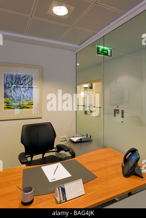 41 Lothbury, London, Vereinigtes Königreich, Gmw Architekten, moderne Ofiice 41 Lothbury und Arbeitsstationen. Stockfoto