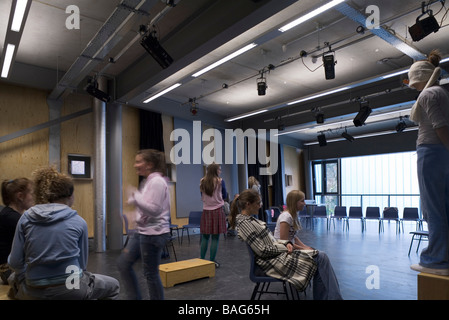 Parlament-Hügel-Schule, London, Vereinigtes Königreich, Haverstock Associates Llp, Parlament Hügel Drama Schulklasse. Stockfoto