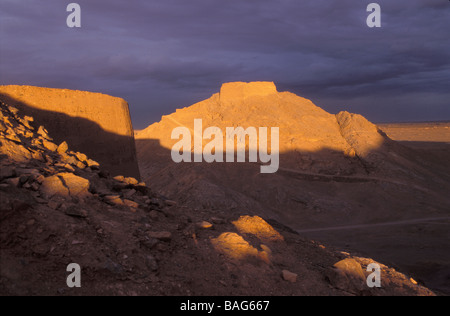 Iran, Yazd Provinz Yazd, zoroastrische Gräber und Turm des Schweigens Stockfoto