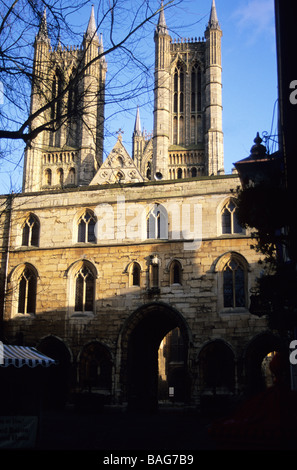 Westfassade der Kathedrale von Lincoln Stockfoto