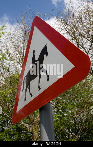 Schild "Achtung Pferde" Stockfoto