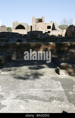 römische Ruinen in der alten Stadt von Ostia Antica, Italien Stockfoto