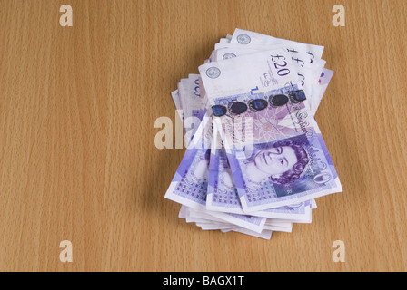 Draufsicht auf einen Haufen englischer Geld Stockfoto