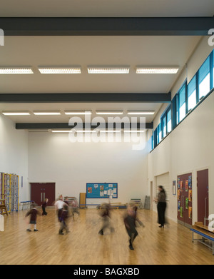 Redbrook Hayes School, Rugeley, Vereinigtes Königreich, Walters und Cohen, Aula Redbrook Hayes. Stockfoto