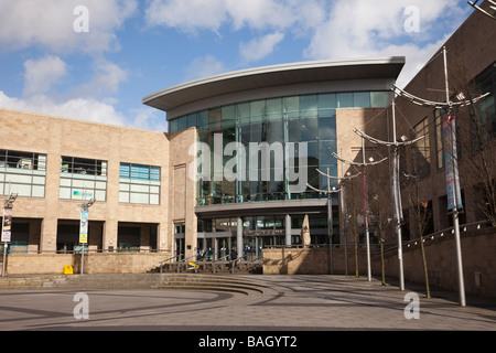 Salford Quays größere Manchester England UK Lowry Outlet Mall Shopping Center Eingang im Lowry Plaza Stockfoto