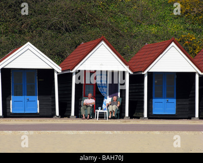 Bournemouth Strandhütten auf der Strandpromenade, Dorset, England, UK Stockfoto