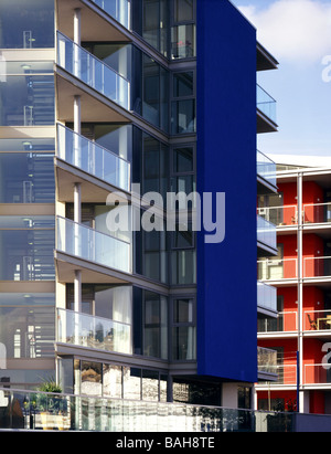 Den Punkt [Wohnungen], Bristol, Vereinigtes Königreich, Feilden Clegg Bradley Architekten, der Punkt (Wohnungen) Bluewall Detail. Stockfoto