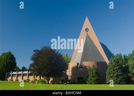 Columbus Indiana Architektur First Baptist Church 1965 von Architekt Harry weese gebaut. National Historic Landmark Stockfoto